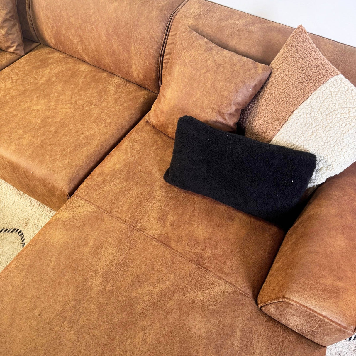 Canapé d'angle avec lounge compact en microfibre cognac Davidson - droit 