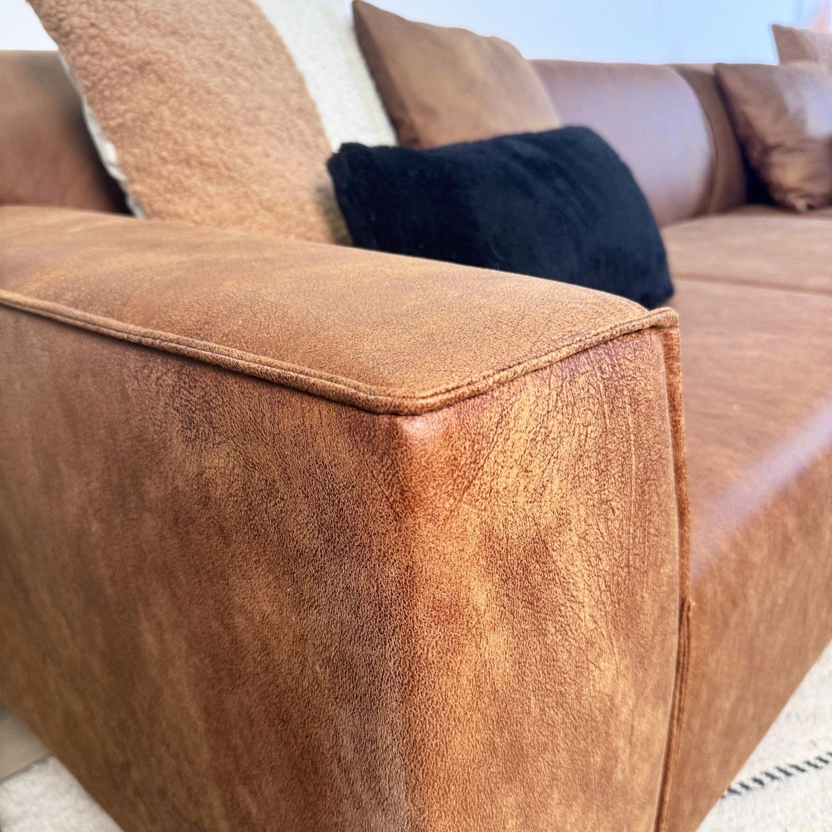 Canapé d'angle avec lounge compact en microfibre cognac Davidson - droit 