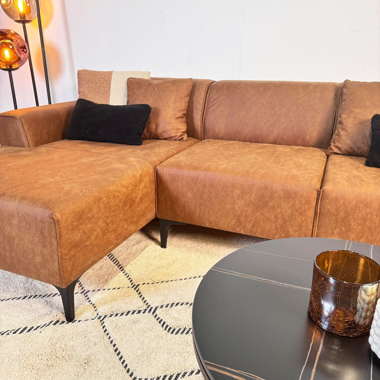 Canapé d'angle avec salon compact en microfibre cognac Davidson - gauche 