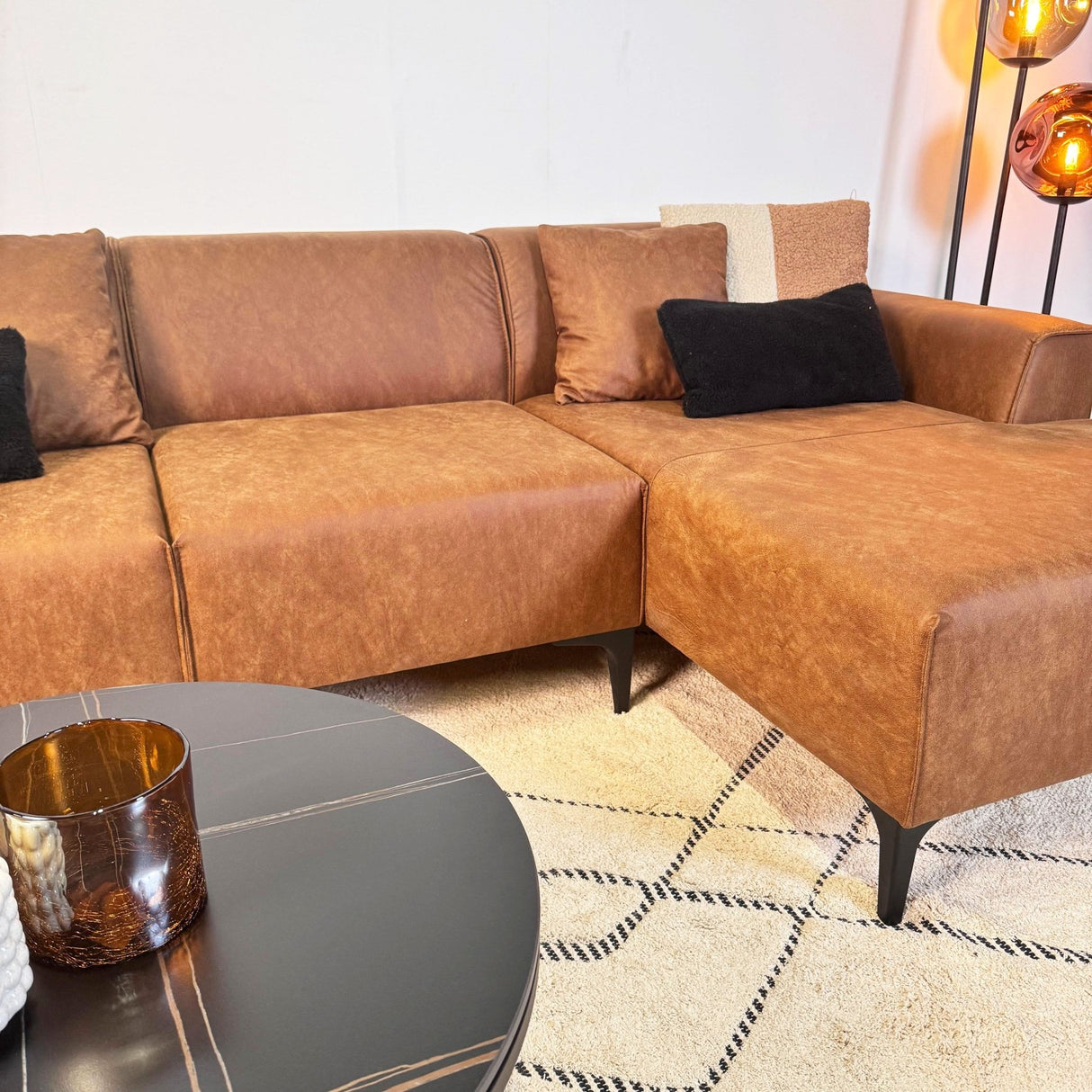 Canapé d'angle avec lounge compact en microfibre cognac Davidson - droit 