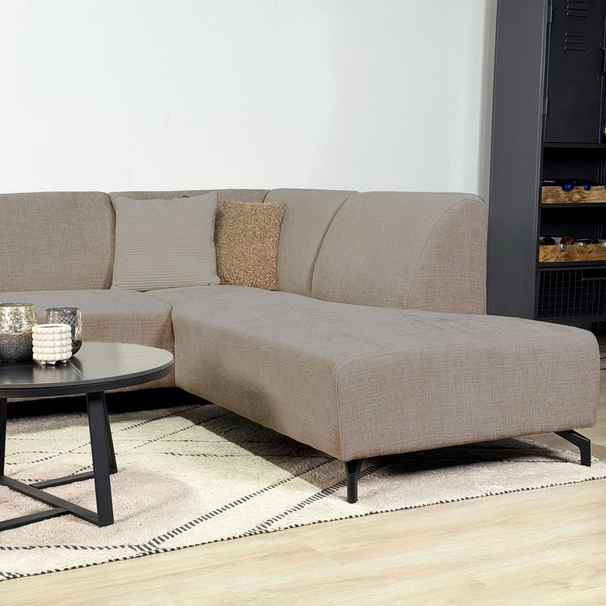 Canapé d'angle manon avec chaise longue sur la droite chenille taupe