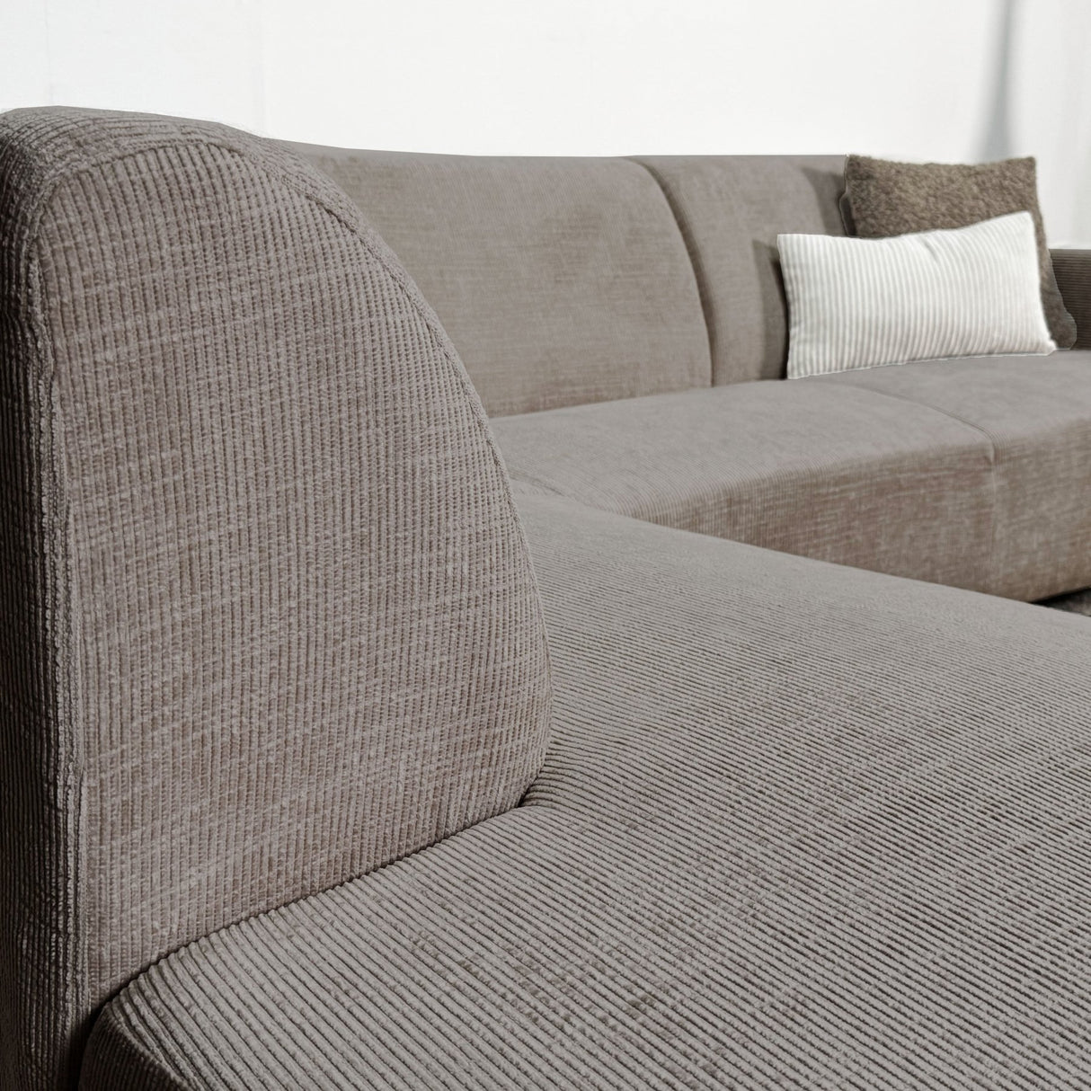 Canapé d'angle manon avec chaise longue gauche chenille taupe