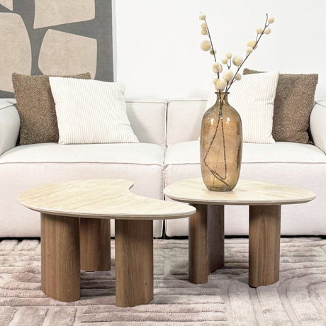 Ensemble de 2 tables basses Jimi avec plateau en travertin et piètement en noyer 