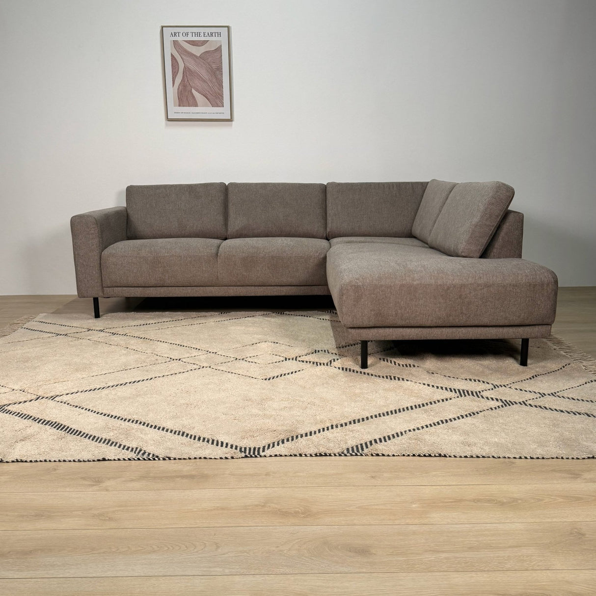 Canapé d'angle moderne 3 places à droite en taupe en tissu Aniko avec lounge 240x197x78 cm 