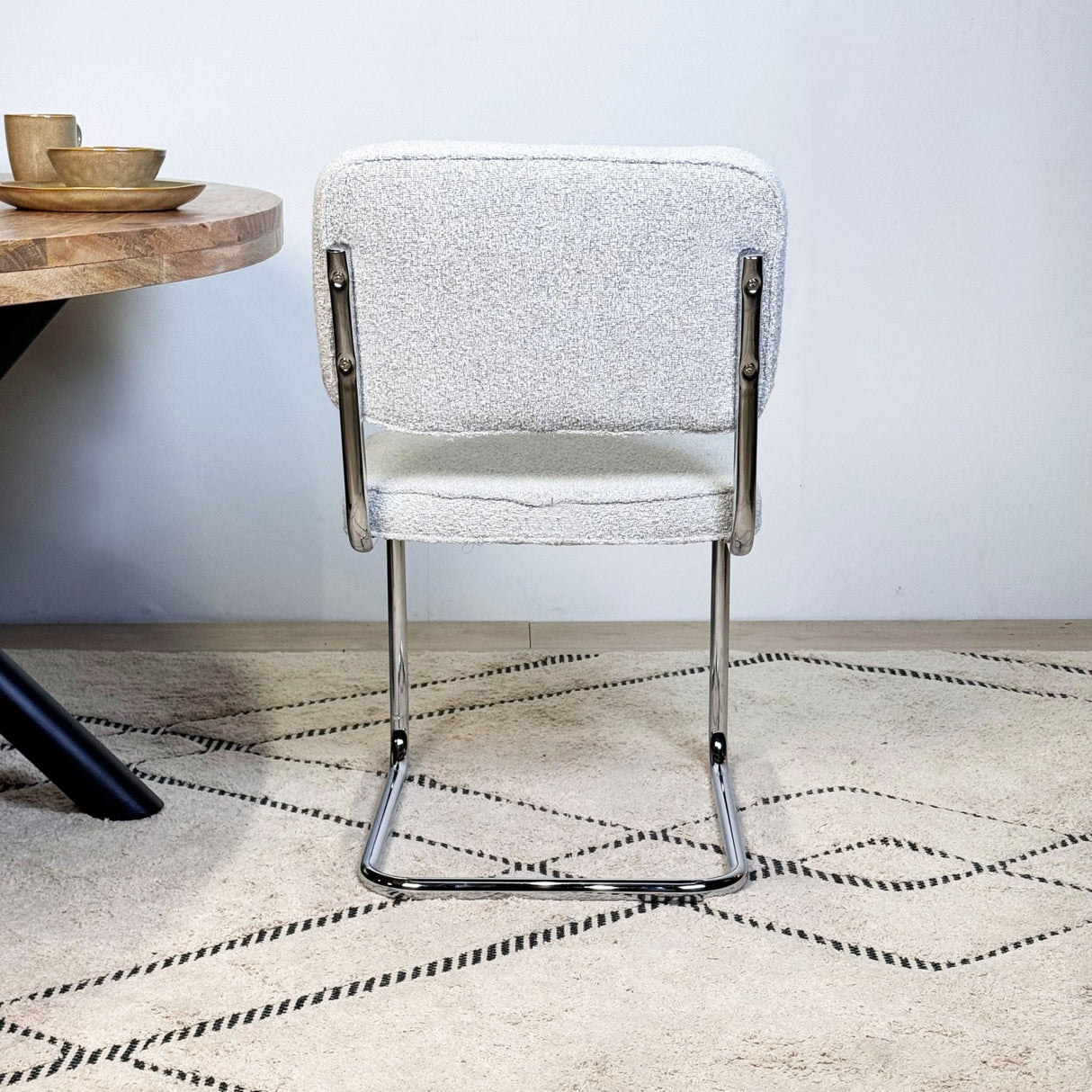 Chaise de salle à manger moderne verte en tissu bouclé Sway - cadre en chrome - sans accoudoirs 