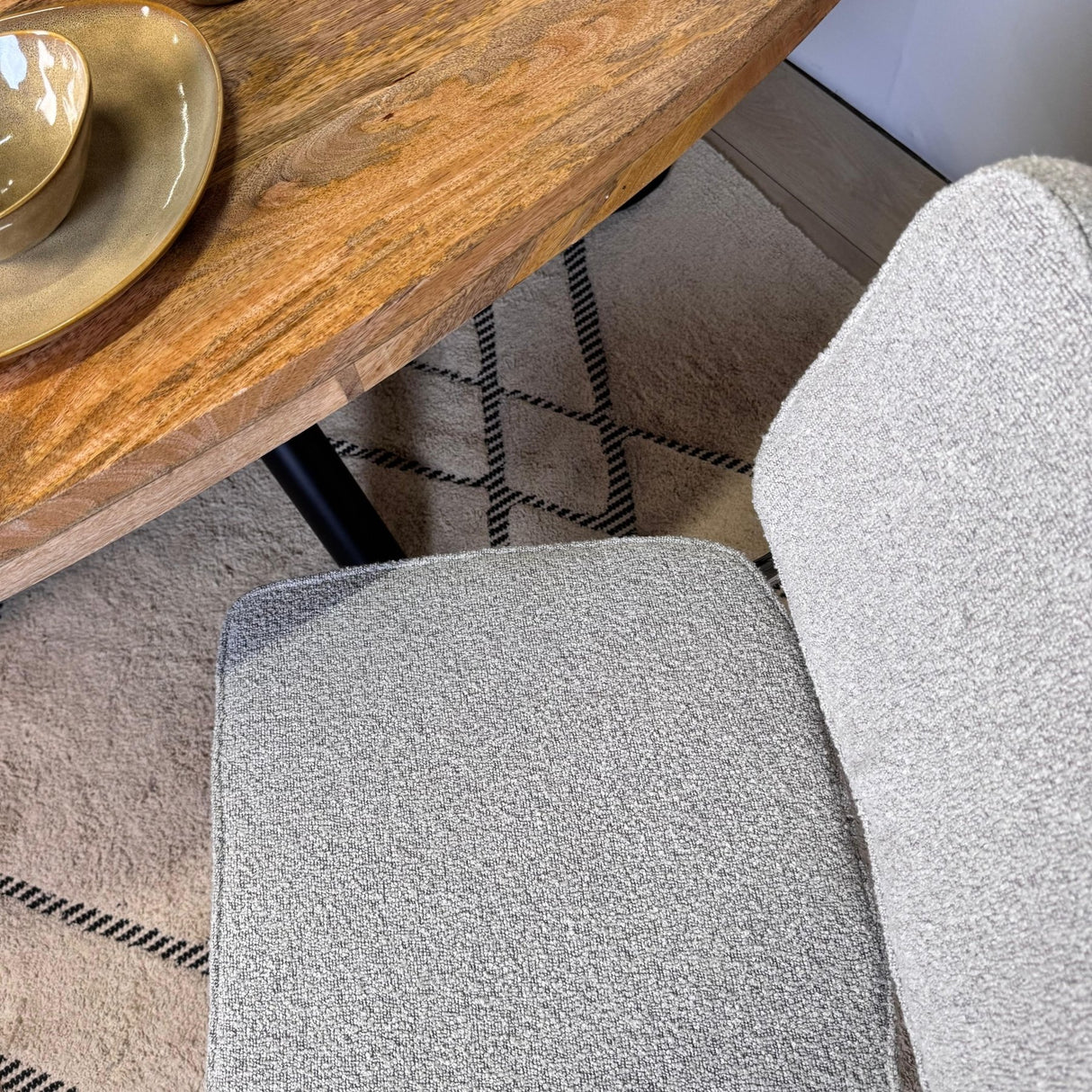 Chaise de salle à manger moderne verte en tissu bouclé Sway - cadre en chrome - sans accoudoirs 