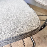 Chaise de salle à manger moderne verte en tissu bouclé Sway - cadre en chrome - sans accoudoirs 