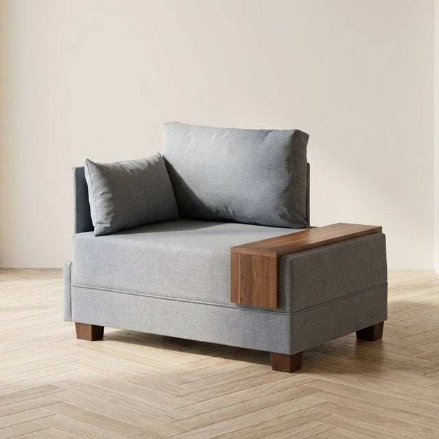 Fauteuil moderne en tissu bleu Fly - Gauche - Avec table en bois photo d'ambiance dans un intérieur moderne