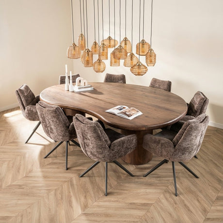 Table à manger de forme organique Alo Acacia Wood Brown 240x160 cm photo d'ambiance dans un intérieur moderne