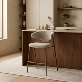 Chaise de bar bouclé couleur sable Kaito - structure aspect noyer - Japandi