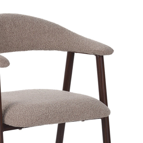 Chaise de salle à manger Japandi couleur sable Bouclé Suki - Cadre en noyer - Avec accoudoir 