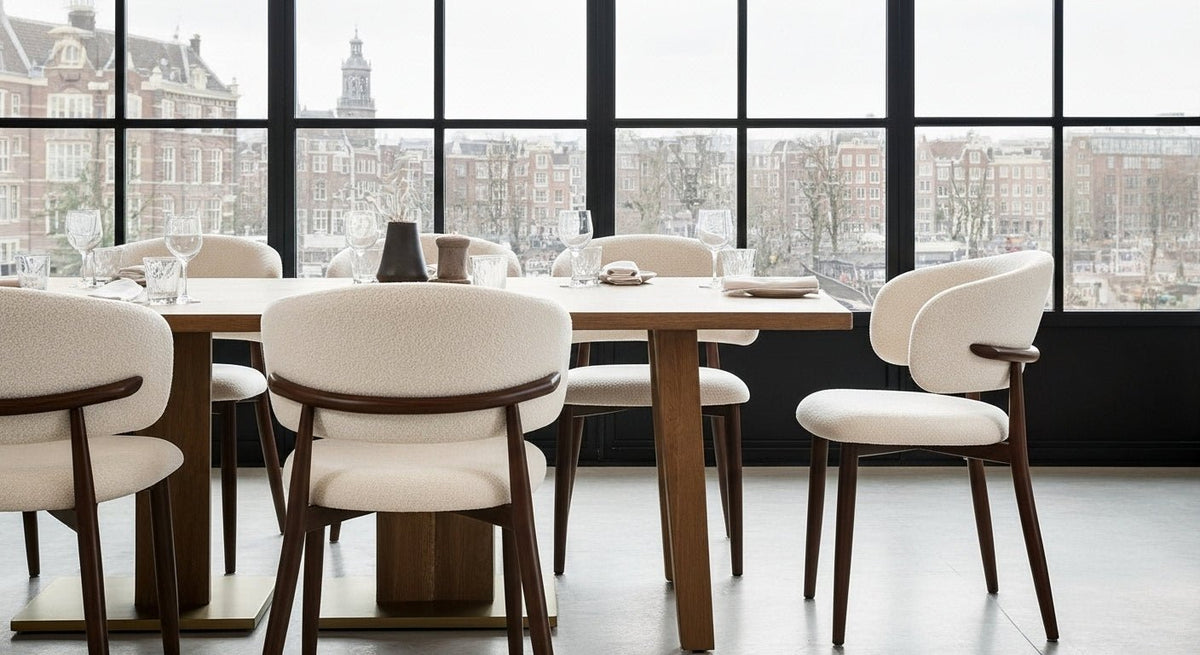 Yuka Structure Backdrop Chaise de salle à manger Japandi Yuka Beige - Structure en noyer ...